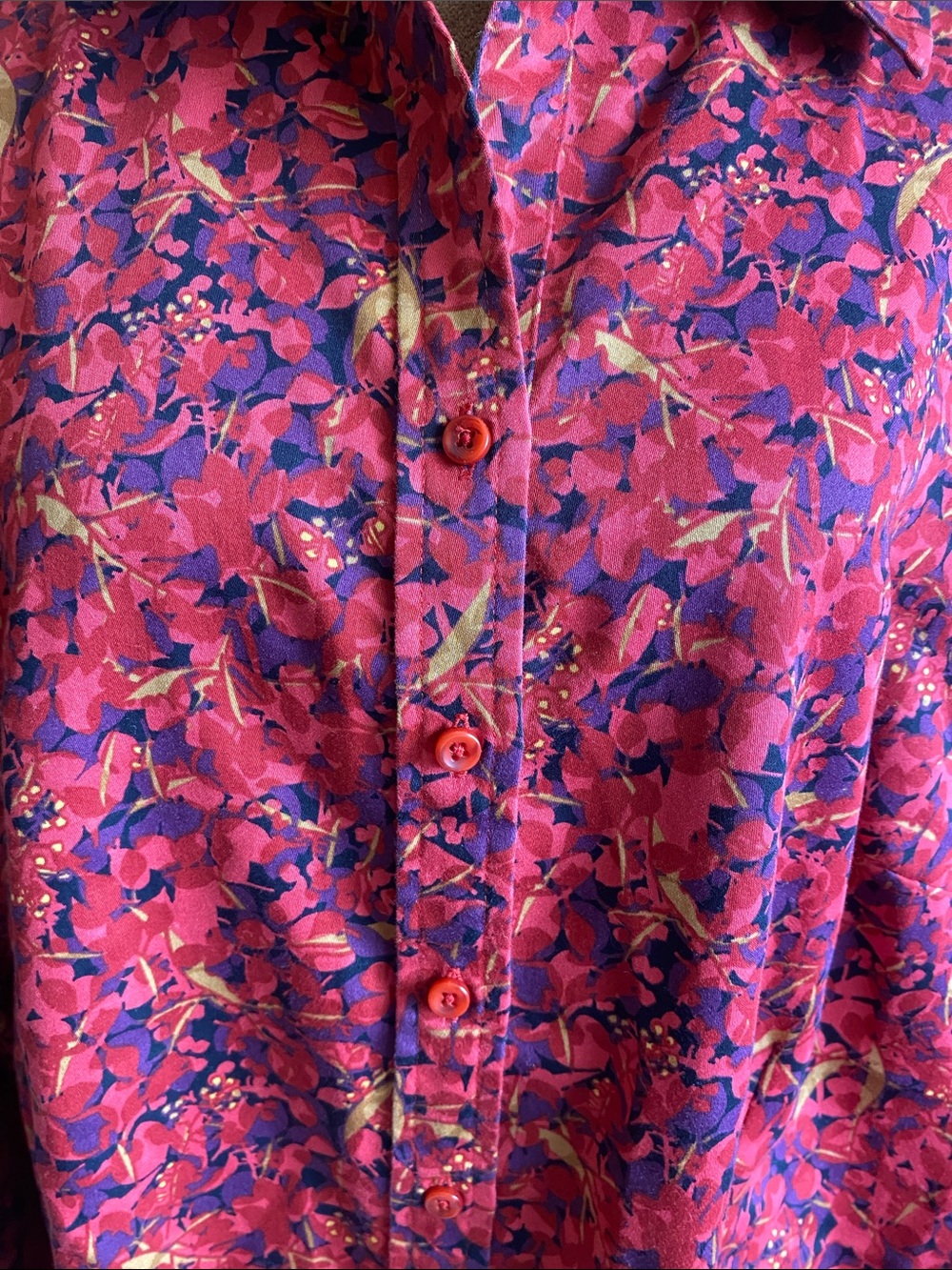 COLDWATER CREEK 100% Cotton 
Red Floral Button-Down Shirt - Picture 3 of 9